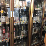 小山商店 - 冷蔵庫の中にもアツいプライスが1つ1つに。…読めるようになりたい。