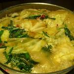 博多名物 もつ鍋 笑楽 - 