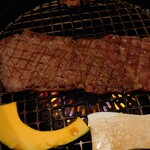 Yakiniku Sansuien - 大判カルビ