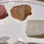 馳走 啐啄一十  - 山口_岩国のコウイカ(5日熟成)
      来島の鯛(5日熟成)
      五代目サスエ前田魚店の駿河湾_金目鯛(10日熟成)