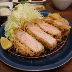 熟成豚 かわむら - 特上リブロースかつ定食(230g 税込3,300円)
      (京中式 長期熟成豚)