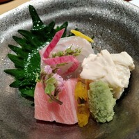 京懐石 美濃吉 そごう横浜店 - 向付・良質な山葵と共にいただきます。