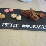 Le Petit Courageux - 小菓子　コーヒーと共に出して下さいます。