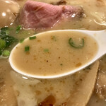 七志 - スープ　神奈川豚骨系