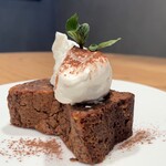 DAVELLO gastropub - カプリ風チョコレートケーキ