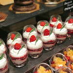 ザ・テラス - グラスショートケーキ＠グラスが以前と変わって容量増