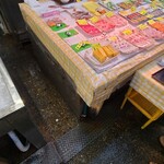 青森魚菜センター - 市場に並ぶ具材たち