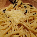 ハシヤ - 粉チーズを少々。