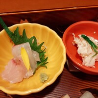 はし本 - お造りは脂の乗った濃厚な旨味のブリに、コリコリ上品な甘味の鯛、白和えはクリーミーでまろやかな甘味