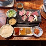炭火焼肉くらた - ランチ・焼肉:信州プレミアム牛肉盛合せ200g定食(¥2,800)