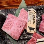 炭火焼肉くらた - ランチ・焼肉:信州プレミアム牛肉盛合せ200g定食(¥2,800) トモサンカク