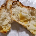 セテュヌ ボンニデー - これは温めずに食べたがパンの繊維の繊細さがいい。