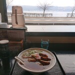 中華そば大石家 - カウンター席からは諏訪湖一望