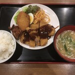 Takoyaki Sakaba Maruhachi - トンカツ　カラアゲ定食