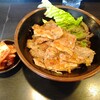 Yakinikudontadon - カルビ丼（小盛）