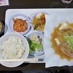 新橋やきとん - 肉豆腐定食