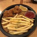 味餃子専門店 味奉行 - 鶏肉の竜田揚げ+ポテトフライ