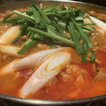 韓国家庭料理 すみれ - ホルモン鍋