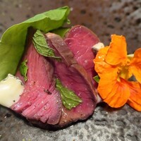 フィオッキ - 夏鹿，ナスタチウム，ネリーナチーズ，ヘーゼルナッツ