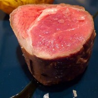 フィオッキ - 仔羊の藁包みロースト