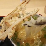 神宮屋　勘助 - 透明感のある細麺