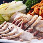 韓庭園 - やわらかく煮込んだ豚肉をピリ辛の和え物と付け白菜で包んで食べると最高！！