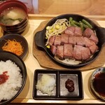 肉料理と赤ワイン ニクバルダカラ - 