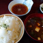 三条 - ご飯、赤だし、天つゆ