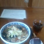 上重朋文の店 - 北京ラーメンと麦茶