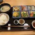 惣菜 松本 - メニューはひとつで、ひとますをお造りに変えると200円アップです！