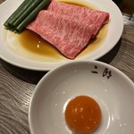 焼肉・冷麺 二郎 - 名物サーロイン焼きすき 三河満月卵