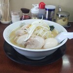 らーめん 一代 - とんこつしょうゆチャーシューめん(950円)