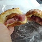 パン工房 ブルクリーク - アンパン、割って見た