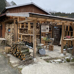 Aso うぶやま キュッフェ - 薪コーナー