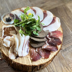 Aso うぶやま キュッフェ - 猪シャルキュトリー盛り合わせ（レバー、かた、ロース、バラ）