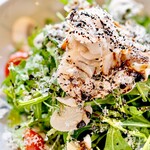 ルッコラ、マッシュルーム、熟成パルミジャーノチーズのサラダ Rucola Salad -ITALY-