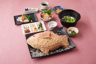 h Hakata mabushi misora - 鯛の塩釜焼コース