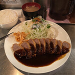 レッドロック - 2021年3月。ビフカツ定食は1580円。