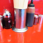 ラーメン二郎 - 卓上調味料