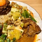 吉田カレー  - 豚・中華アチャール