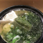 赤坂 菊乃井 - 昼懐石１３３１０円。海苔鍋。お出汁、鯛の旨味、海苔の風味が一体で、蓬豆腐や菜の花も香りよく、春の幸満開のお鍋です（╹◡╹）（╹◡╹）