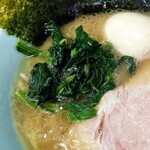 横濱ラーメン あさが家 - ほうれん草。