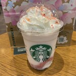 スターバックスコーヒー - さくらふわりベリーフラペチーノ＋ホワイトモカシロップ(半分追加)