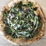 トラットリア Jマリーナ - ピザ・しらすとフレッシュベビーリーフ