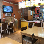 ホットバーボー - 店内こんな感じ
土曜日の１２時前
