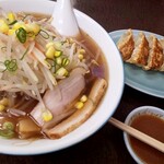 Dosanko - 醤油ラーメンのもやし多め