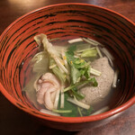 蕎麦懐石 無庵 - そばがきのお椀
                                　蛤、春キャベツ、根三つ葉入り