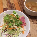 タイサバイ - ランチビュッフェのサラダとスープ