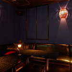 スモーレスト・バー  - 大人数で入っても大丈夫なソファー席。私はカウンター専門ですが（笑）