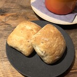 DRESS GRAPE - 白子とズワイガニのビスクグラタン（980円）のパン